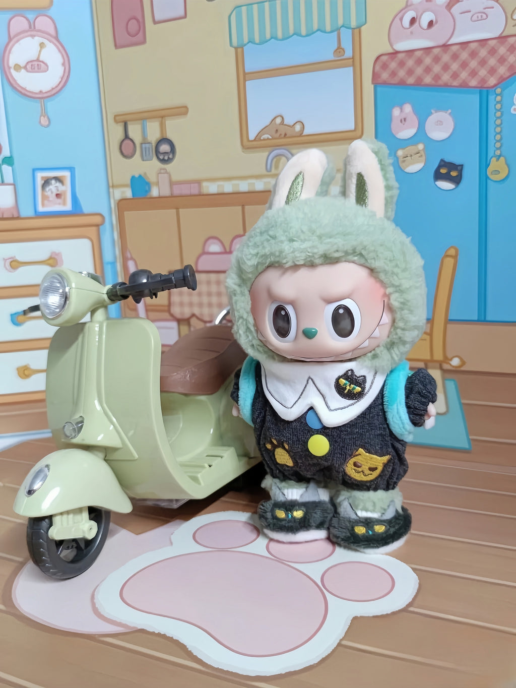 labubu  Rotating and movable stunt motorcycle with colored lights, suitable for most Labubu series
