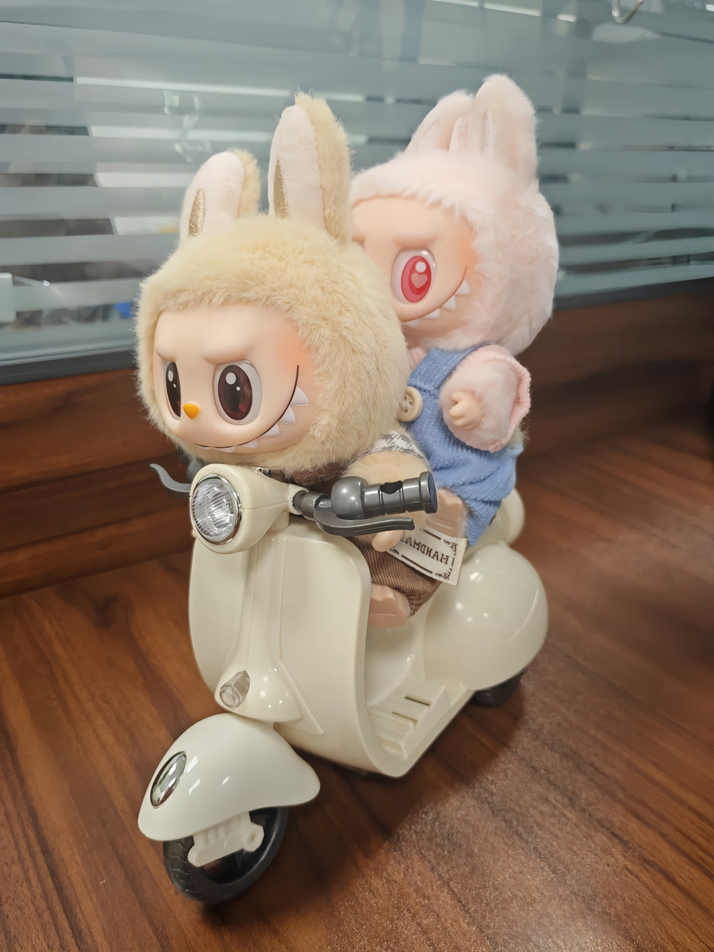 labubu  Rotating and movable stunt motorcycle with colored lights, suitable for most Labubu series